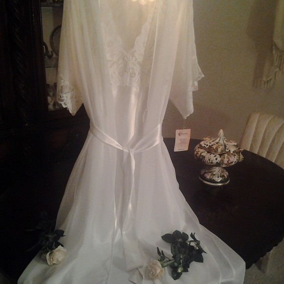 NEW CINEMA 2PC WHITE SATIN SEDUCTIVE LINGERIE MED - Picture 8 of 8